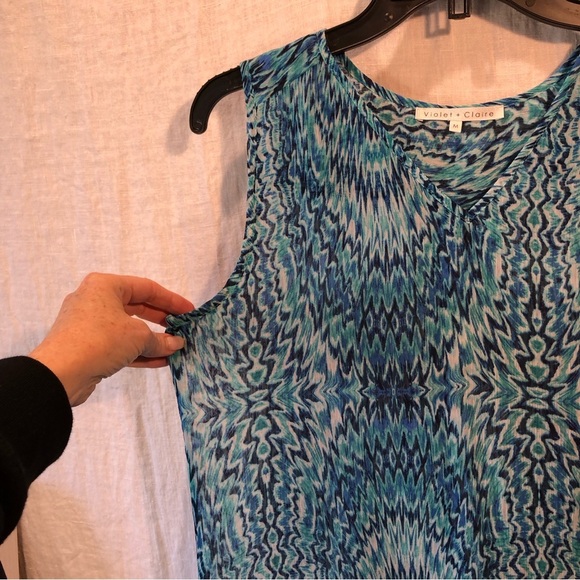 Violet + Claire v neck tank top semi sheer aqua and navy kaleidoscope pattern M - Picture 3 of 8